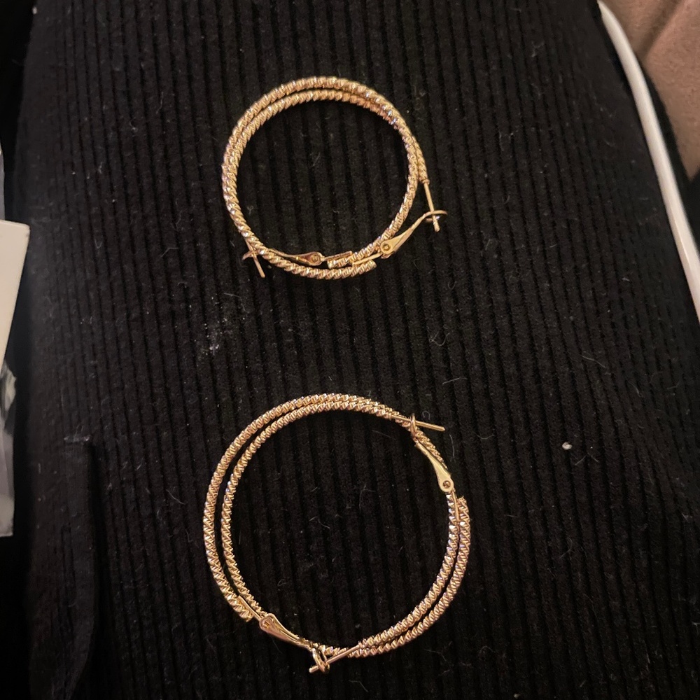 Set of 2 SHEIN Gold Textured Hoop Earrings (BNWT)